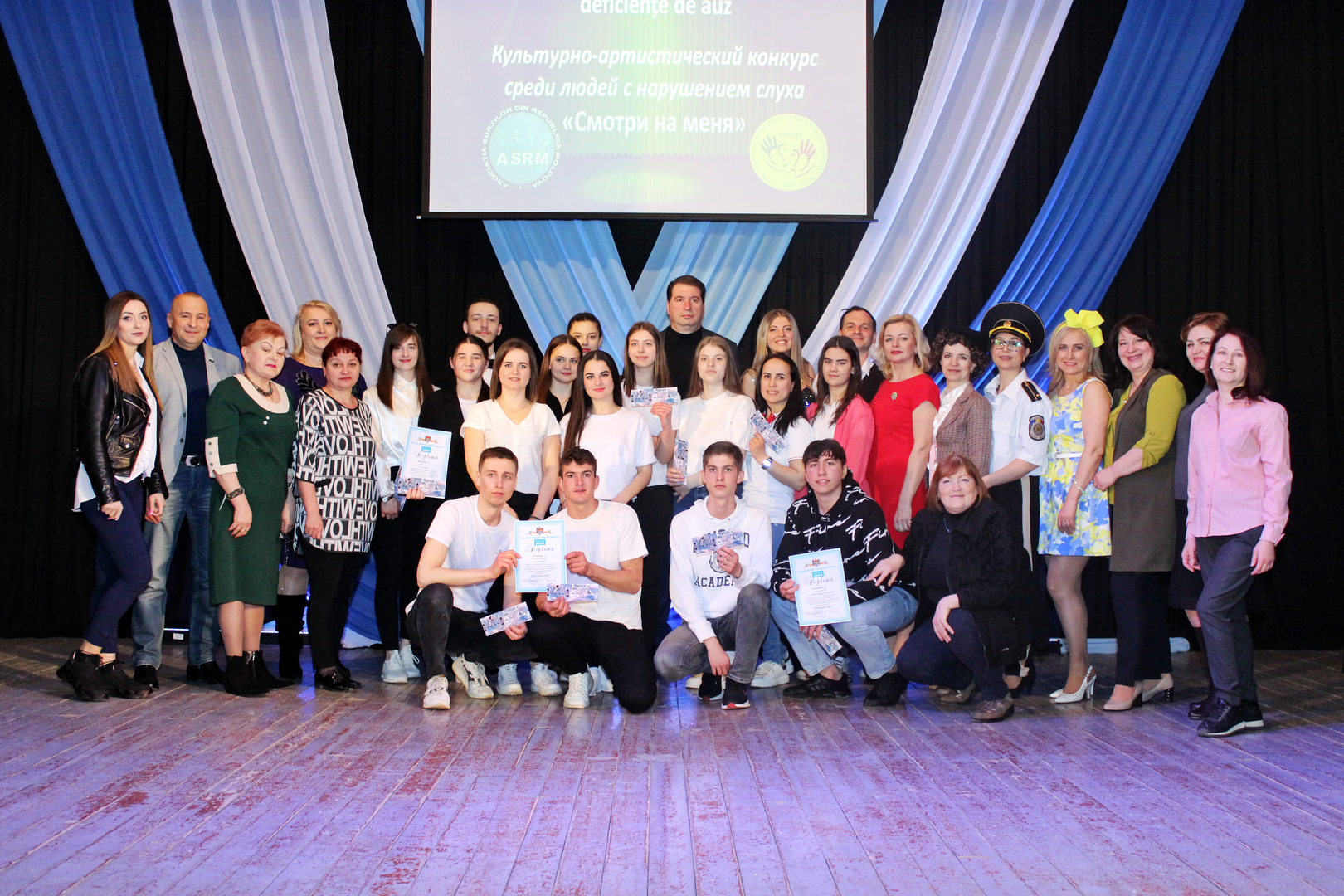 Primul concurs cultural-artistic „Privește-mă”! Image